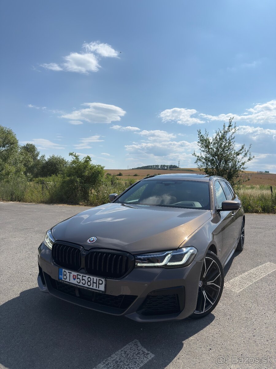 BMW 540i xDrive Touring – TOP výbava, záruka do 07/2027