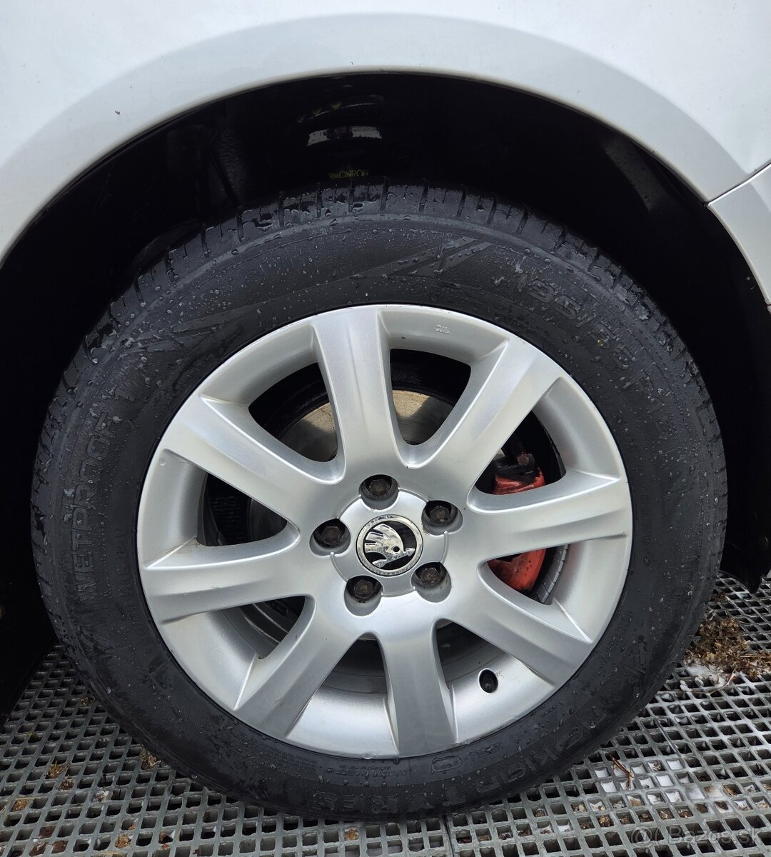 PREDÁM DISKY ŠKODA Line R15 pneu Nokian 195/55 R15