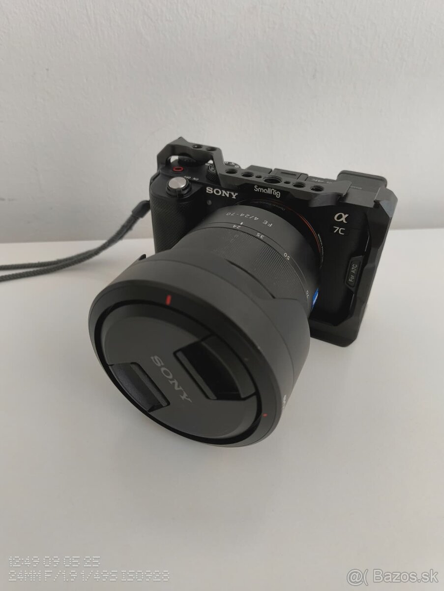 Sony A7C + Sony Zeiss 24-70mm f4 + Smallrig klietka