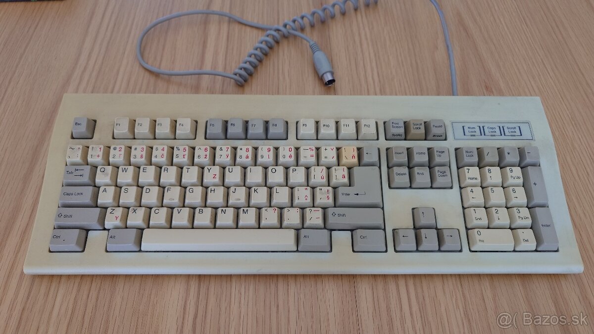 Retro AT klávesnica Sagitta KB-5311 – plne funkčná, vintage