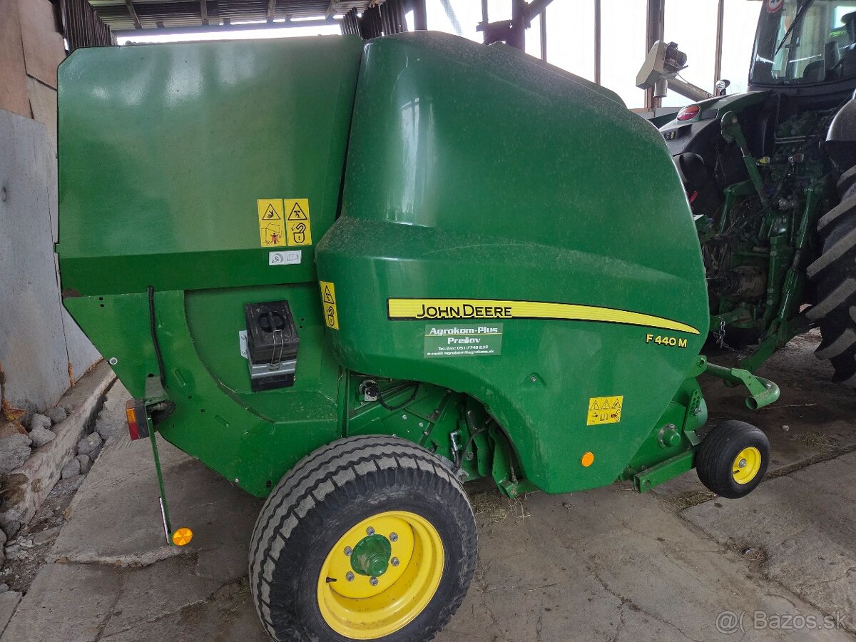 Predáme lis John Deere F 440 M