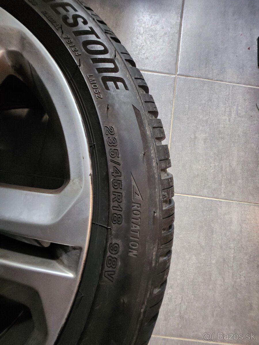 Zimne pneumatiky 235/45/R18