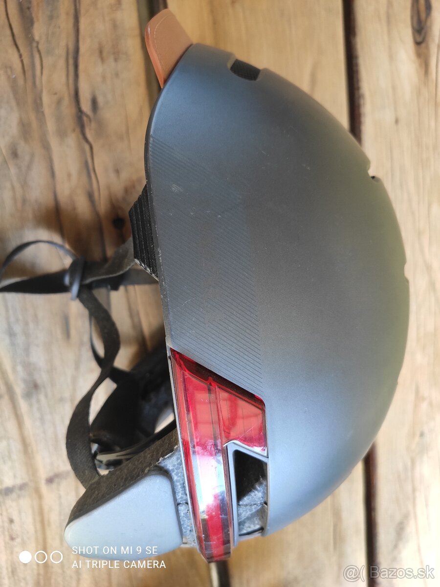 Lival cyklistická prilba