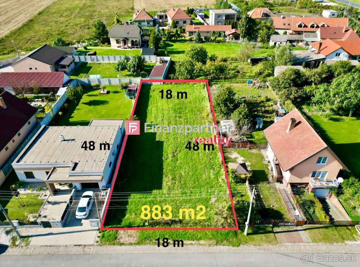 Na predaj stavebný pozemok 883 m2 so stavebným povolením