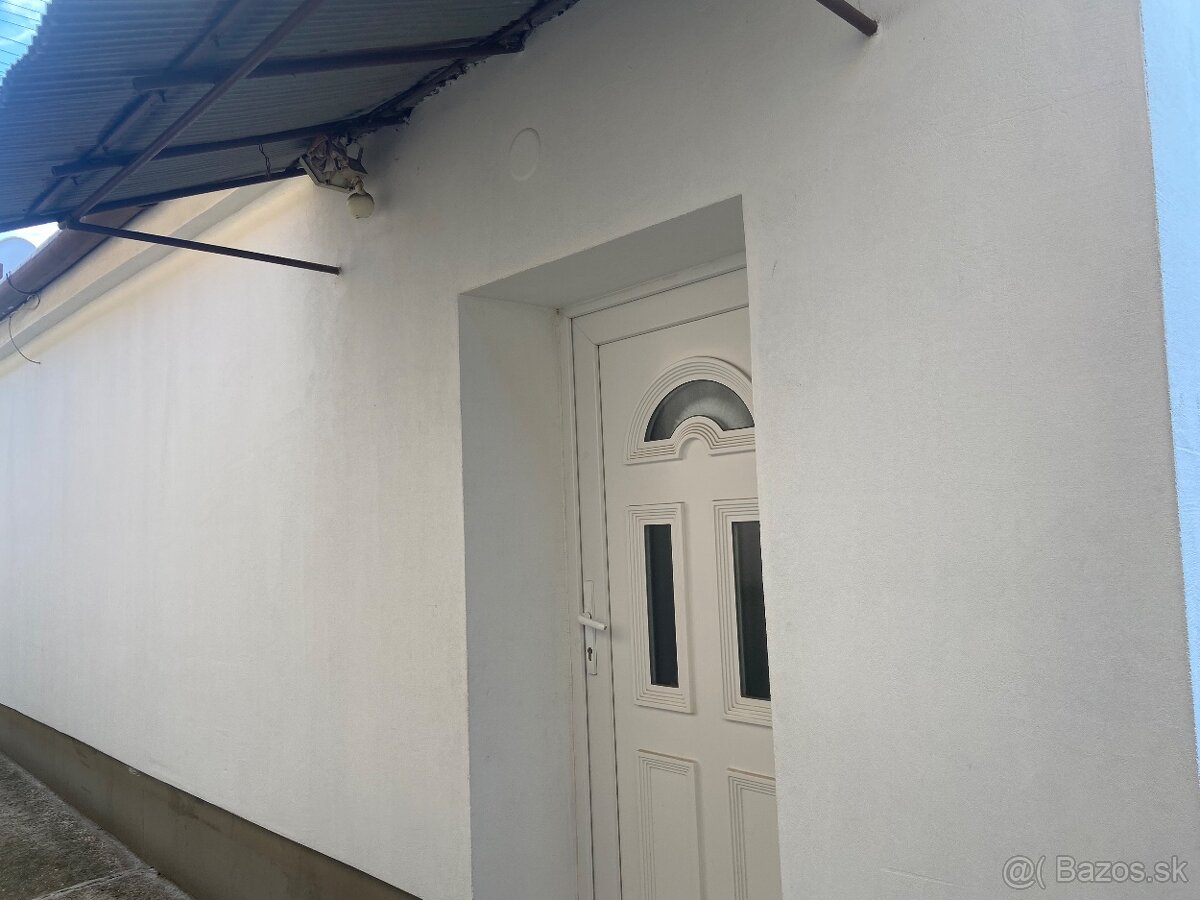 Čiastočne zrekonštruovaný starší rodinný dom v Andovciach