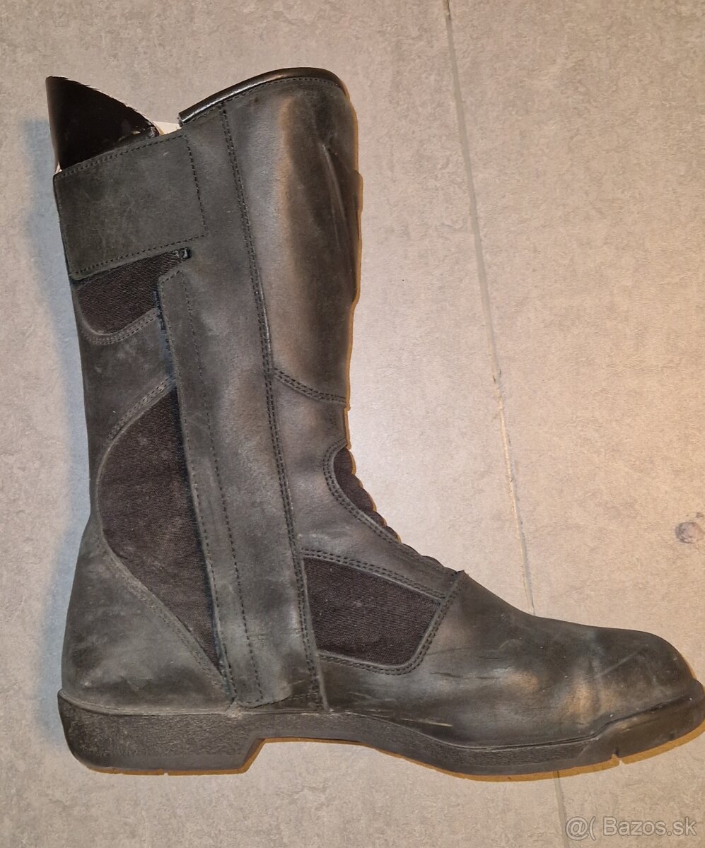 Vanucci a Dainese velk. 44