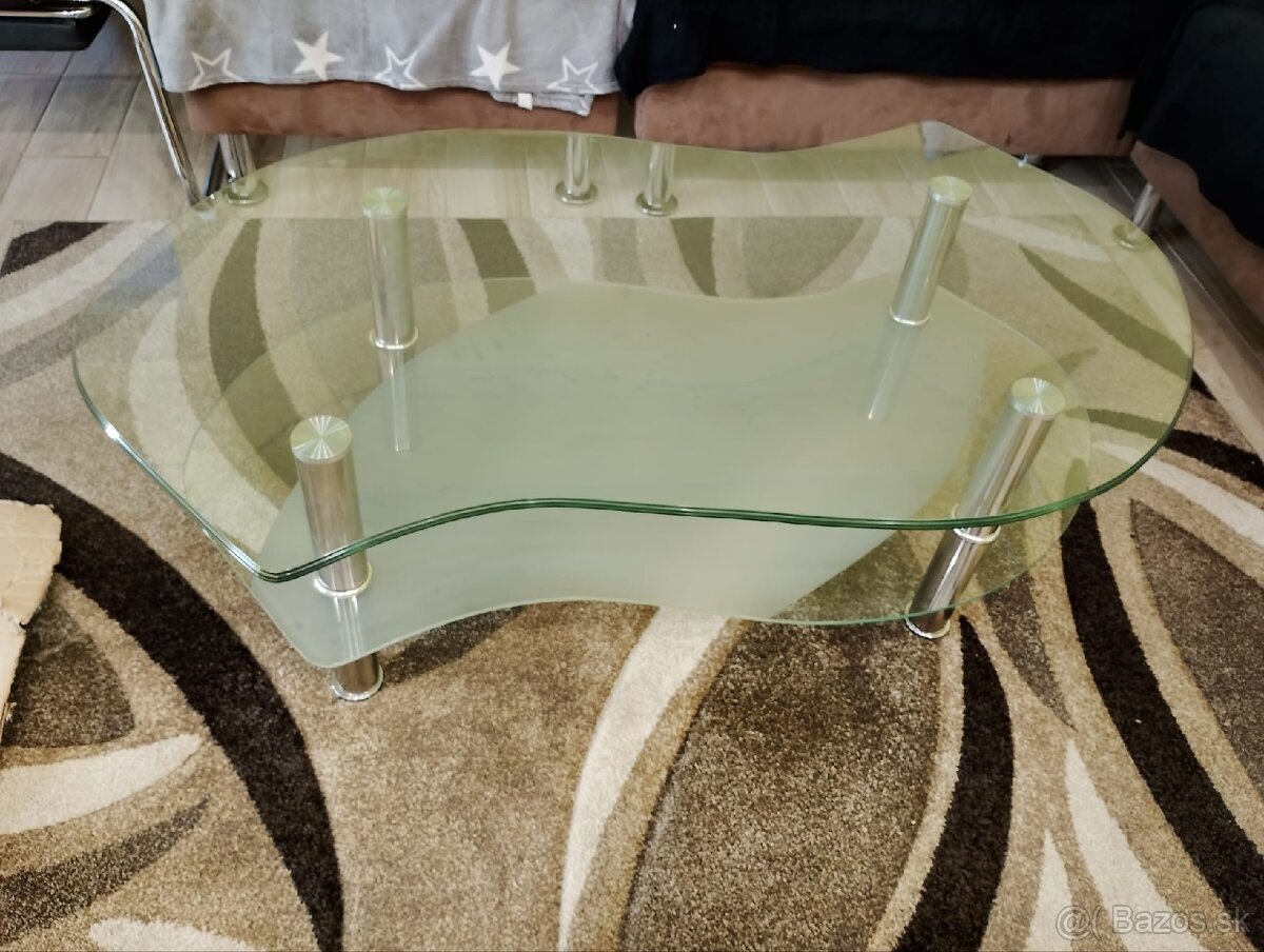 Predám sklenený konferenčný stolík