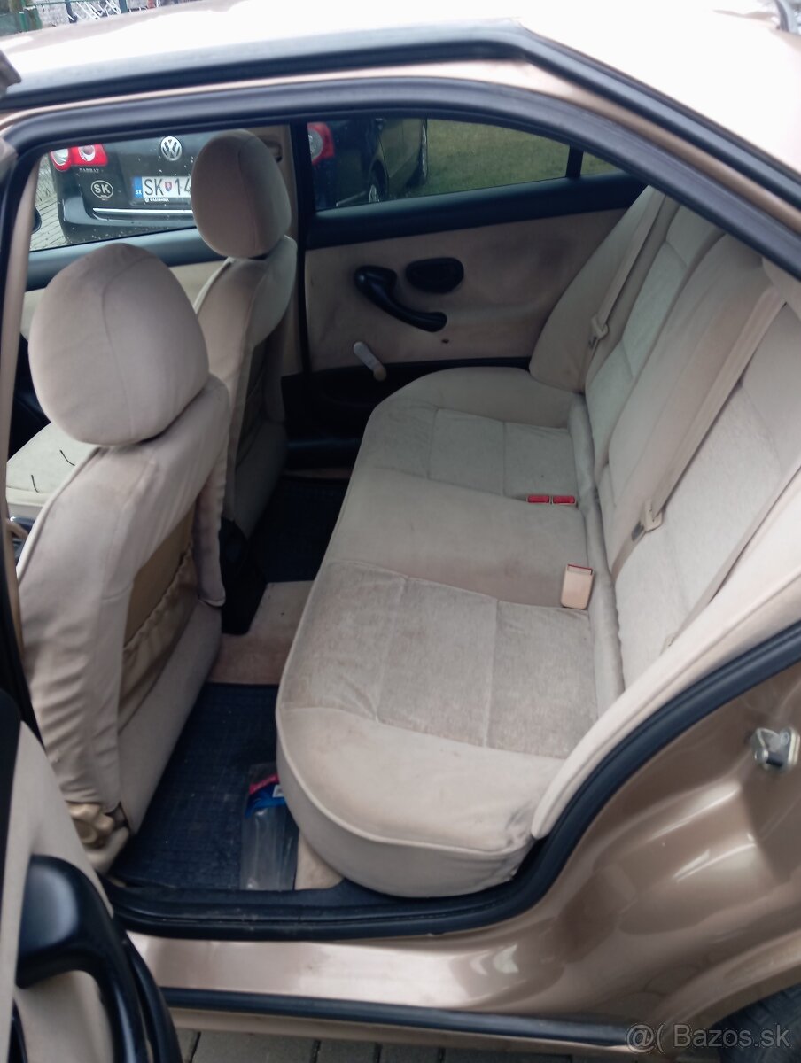 Peugeot 406