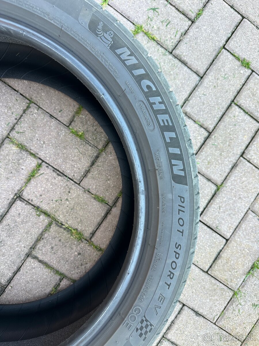 Michelin 255/45 R20 Pilot Sport