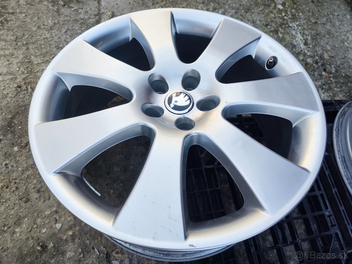 Alu sada = 5x112 = R19 = RONDELL / ŠKODA