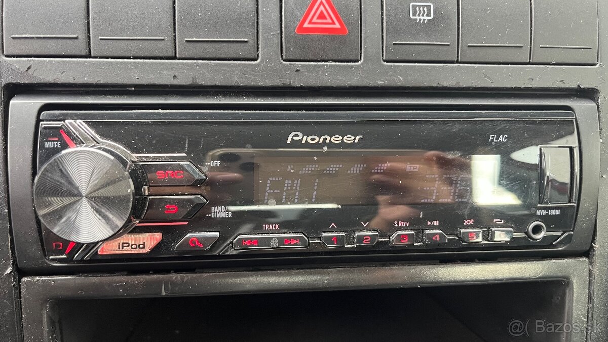 Pioneer radio USB