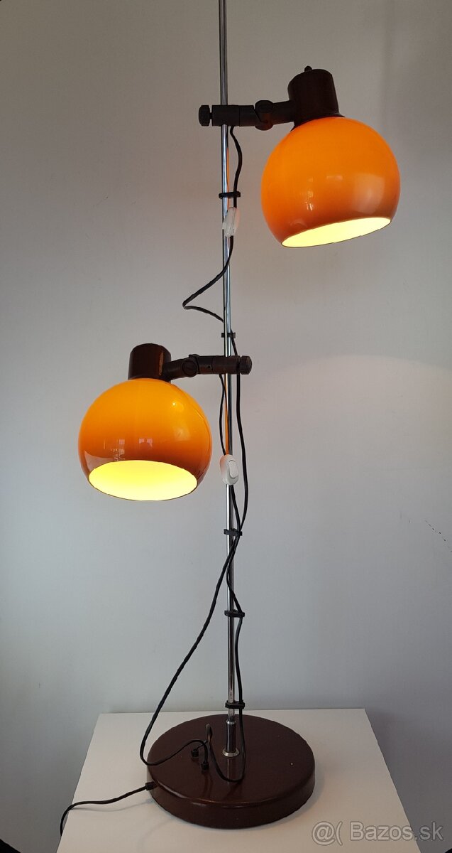 Retro podlahová lampa