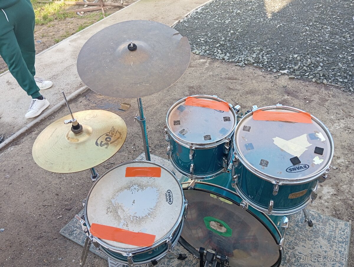 Pearl klasické bicie