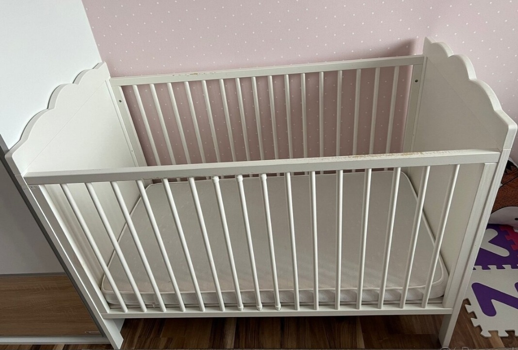 Detská postieľka 120x60cm s matracom a koliečkami