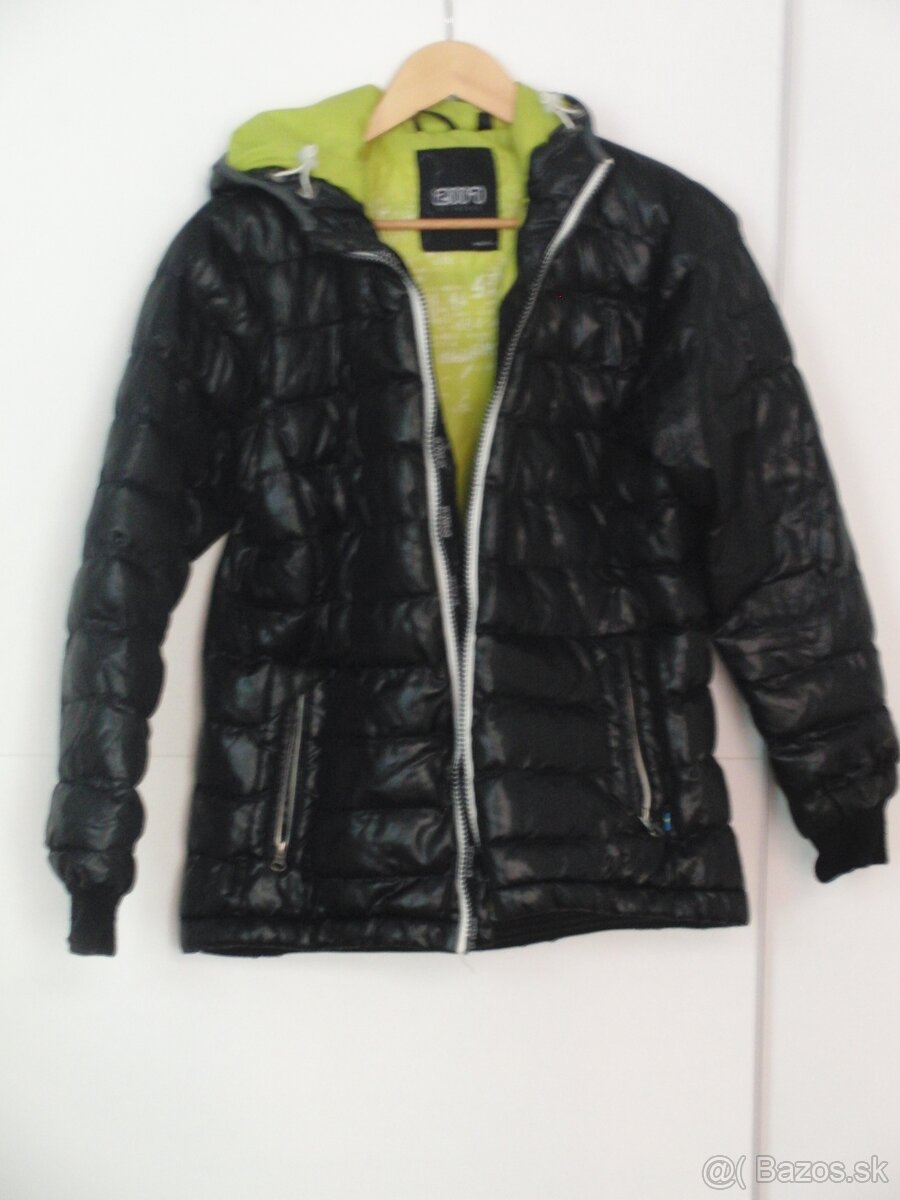 Dámska zimná bunda s kapucou 2117.