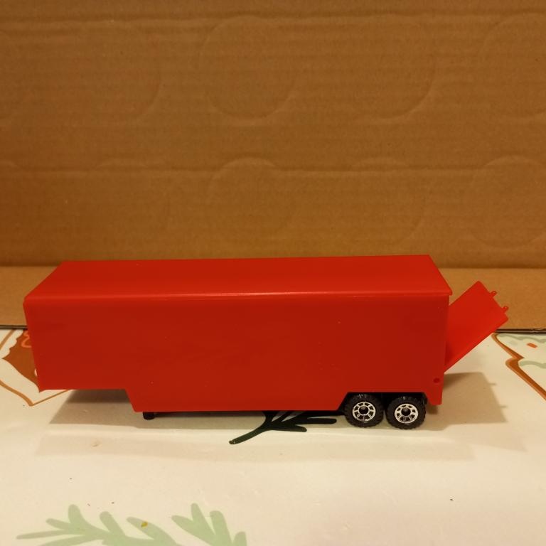 matchbox convoy návěs červený