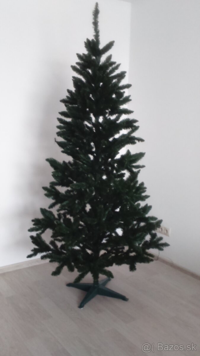 Predám umelý vianočný stromček