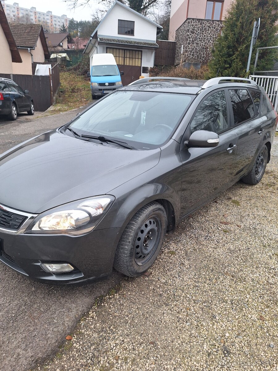 Kia ceed kombi 1.6 crdi M6