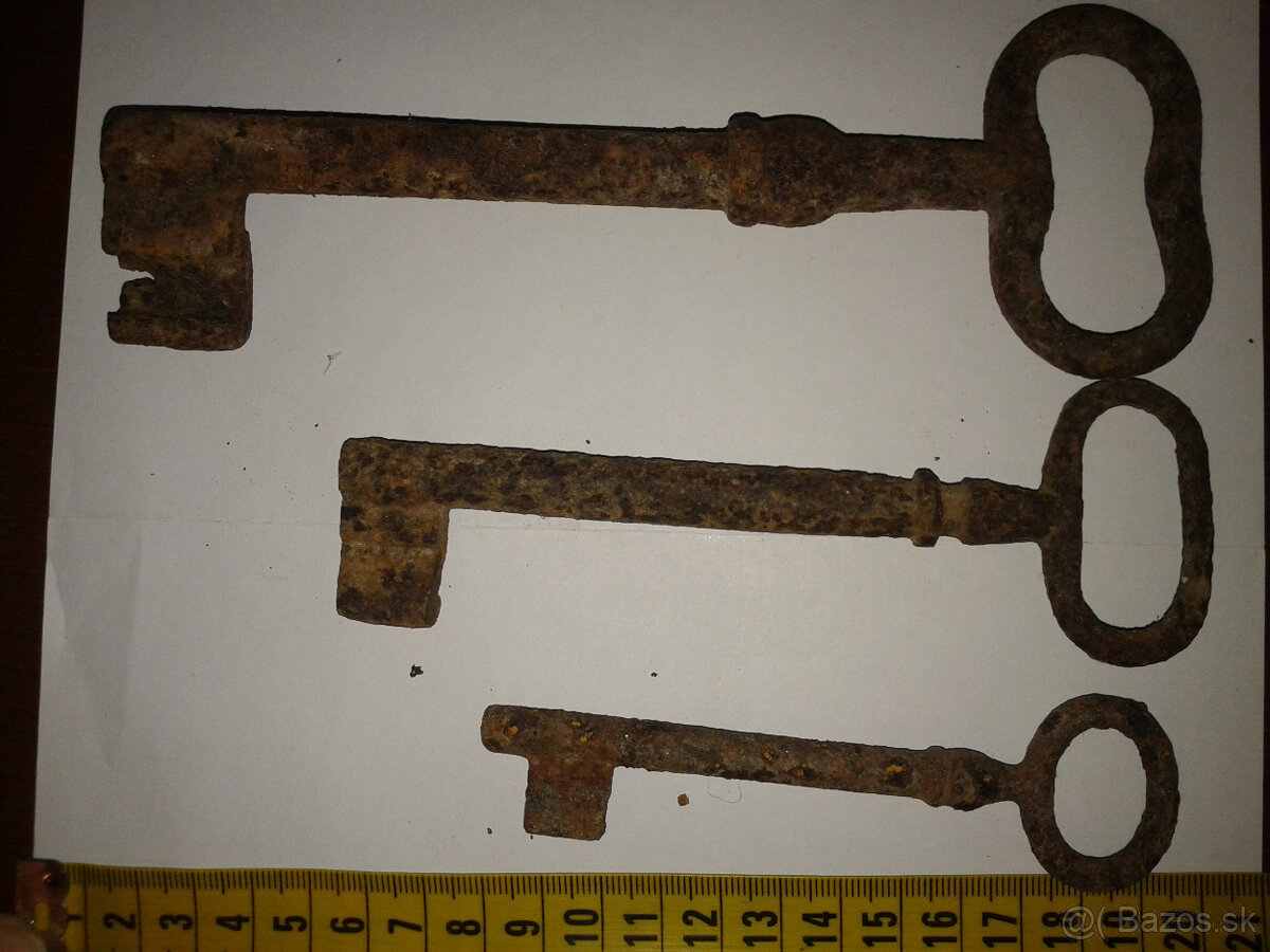 Predám starožitné kľúče