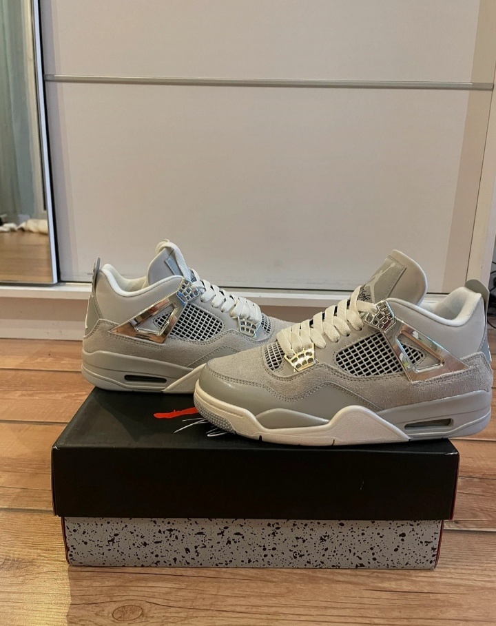 Jordan 4