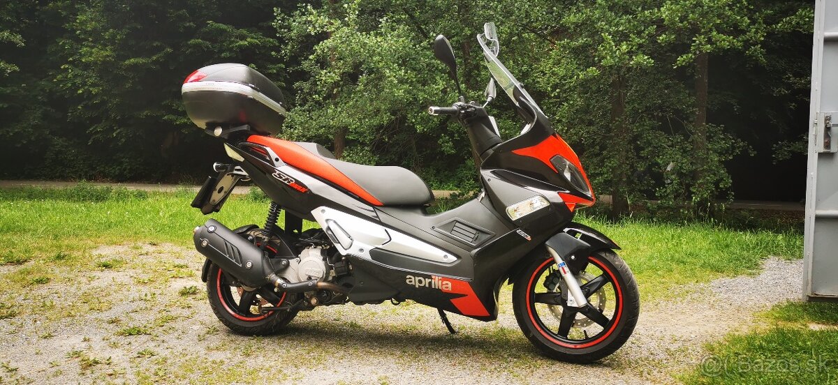 Aprilia SR MAX 125