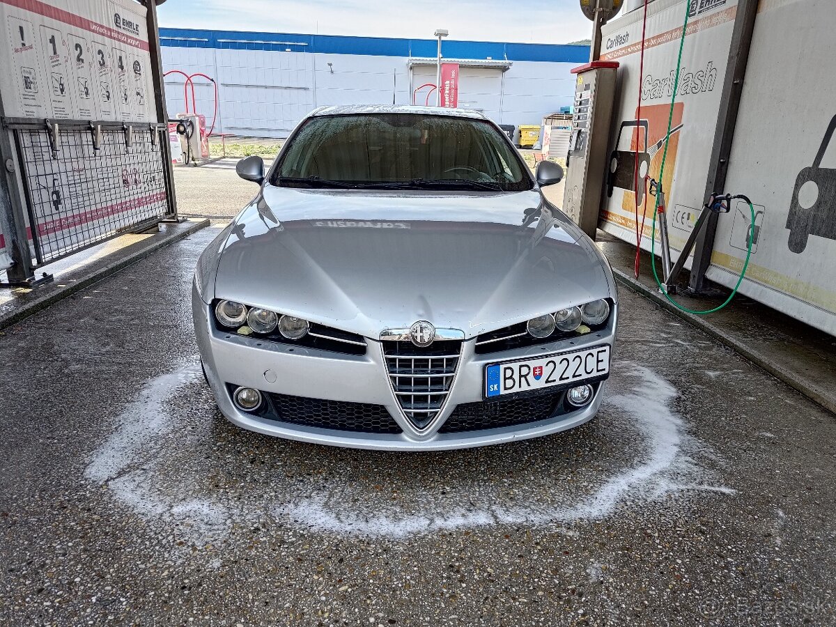 Alfa Romeo 159 2,4 jtdm 147 kw za 2300€