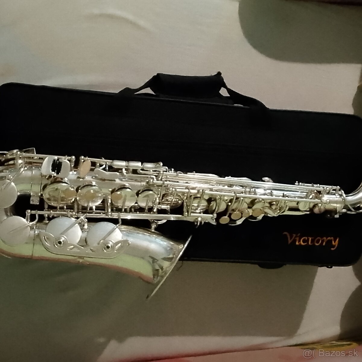 Predavam saxsafon úplne novi