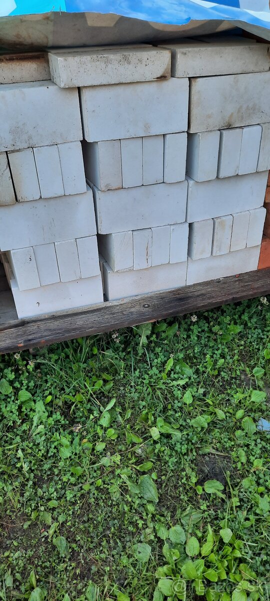 Šamotove tehly, šamotky.