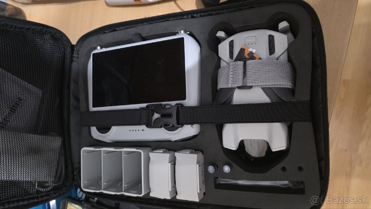 Dji mini 3 + ovladač RC +3 baterky a pristavacie nožicky