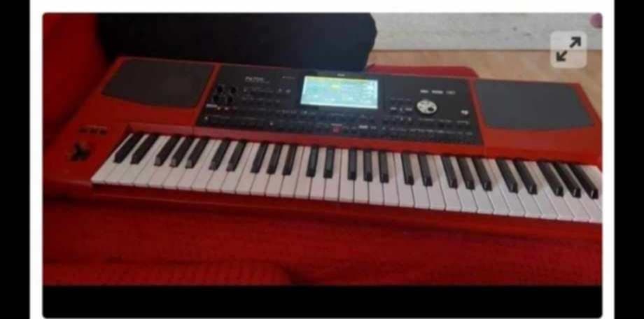 Korg pá 700