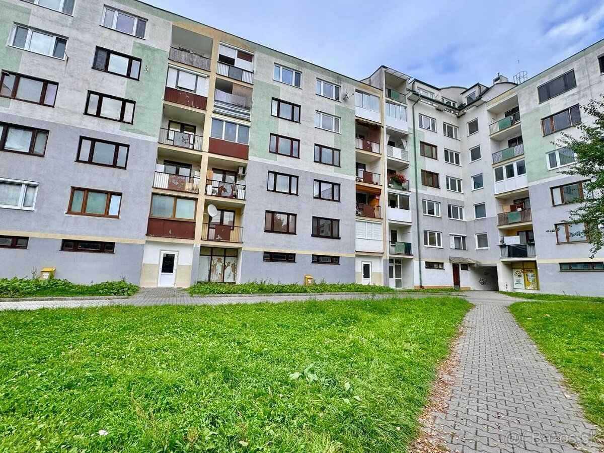 NA PREDAJ: 1-izbový byt s loggiou – Prievidza, časť Necpaly