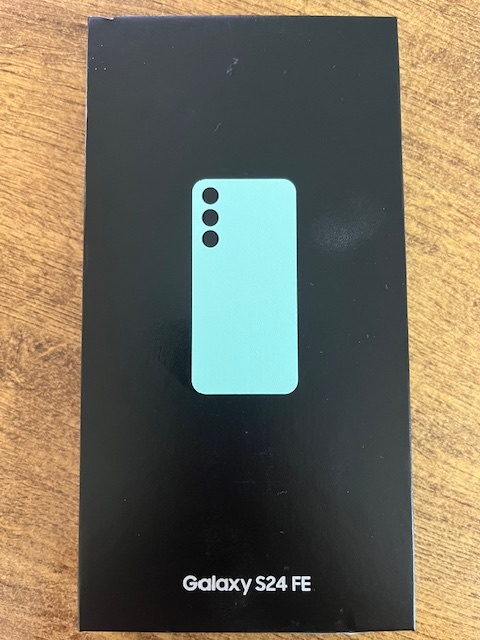 Samsung Galaxy S24 FE 5G 8+128GB zelená / 6.7" / Android 14