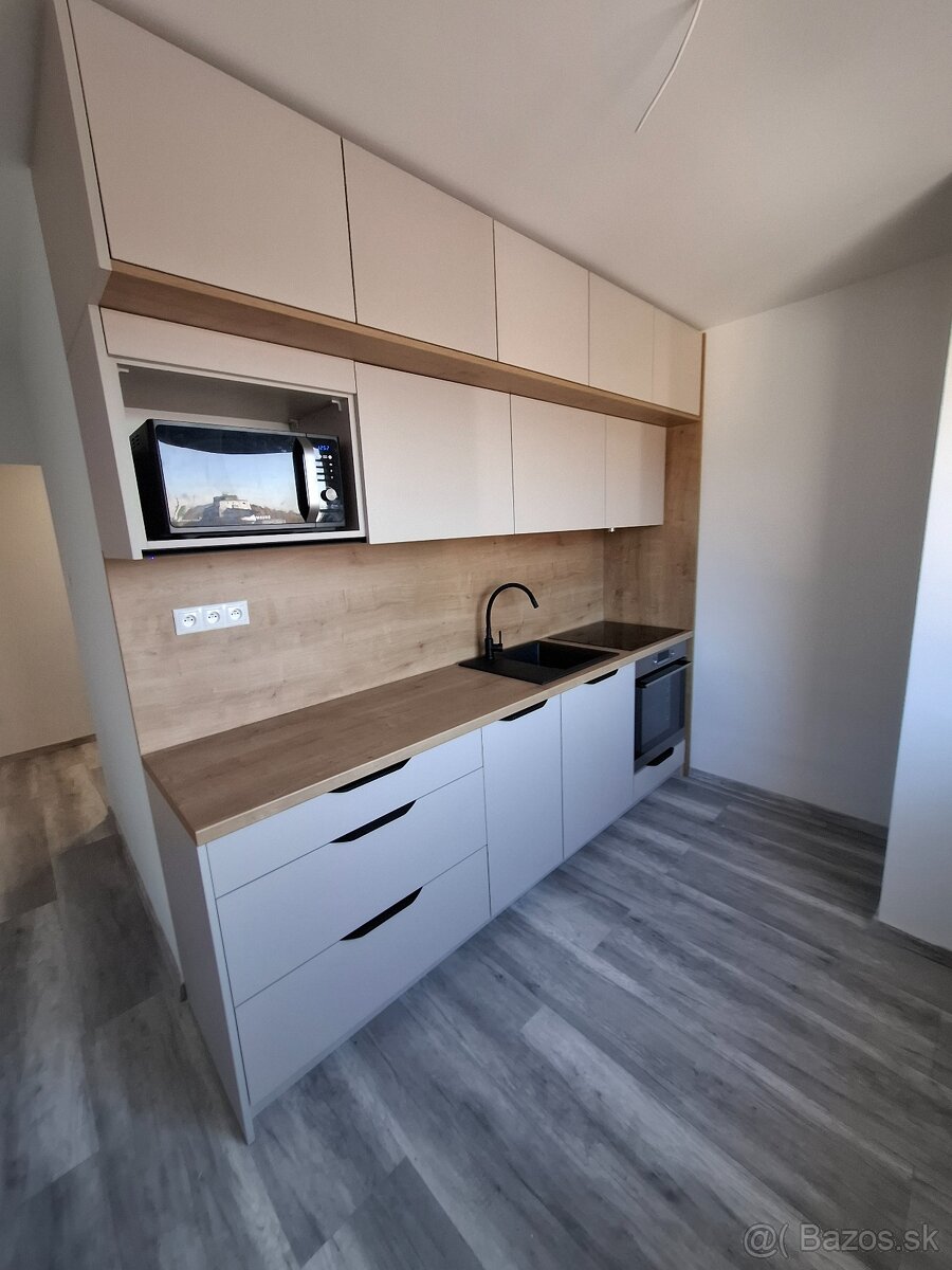 Prenajmem 3 izbový byt Čadca Mierová ul. (sídlisko 3)