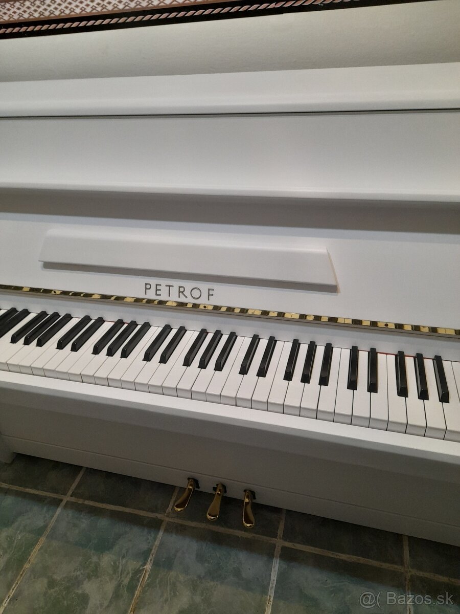 Predám pianíno Petrof