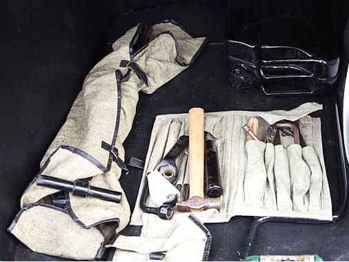 GAZ 21 Volga . Kupim naradie .