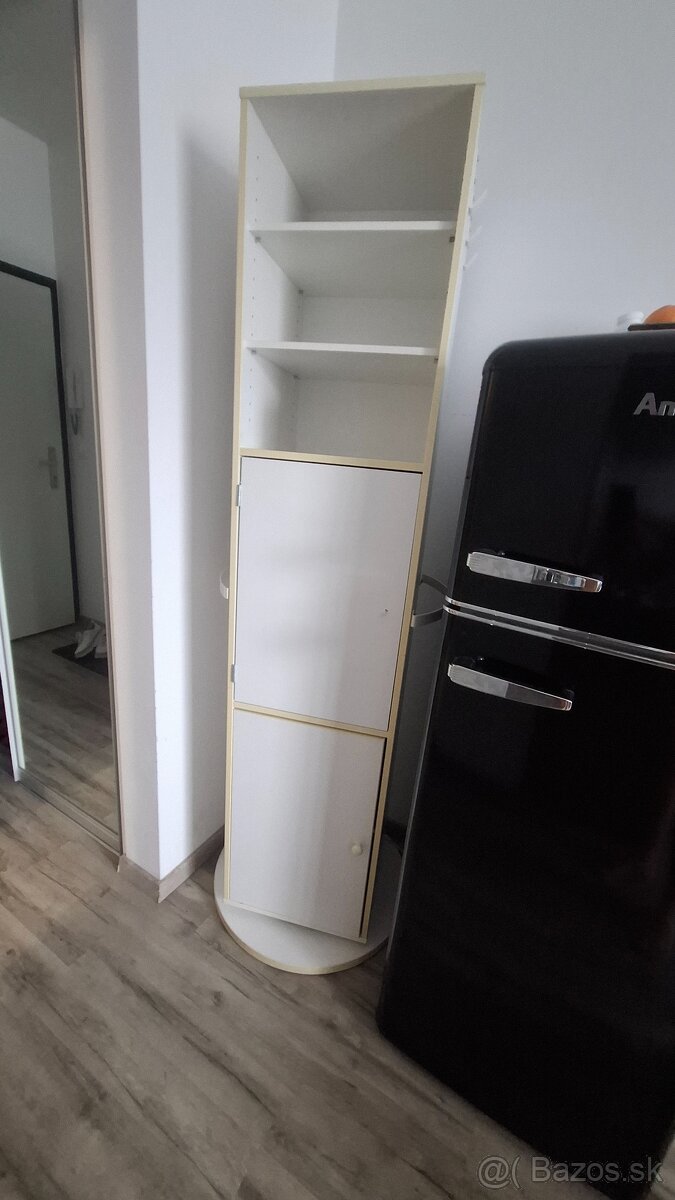 Skrinka do predsiene