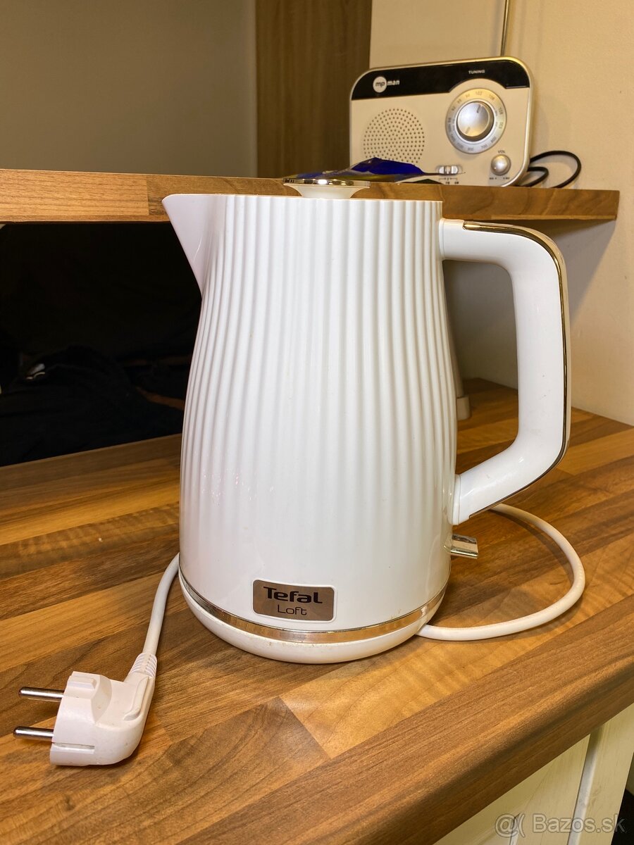 Biela rýchlovarná kanvica Tefal Loft
