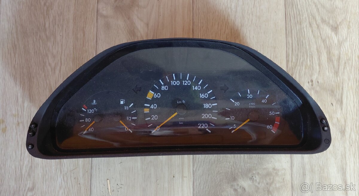 Prístrojovka Mercedes w210 E-class