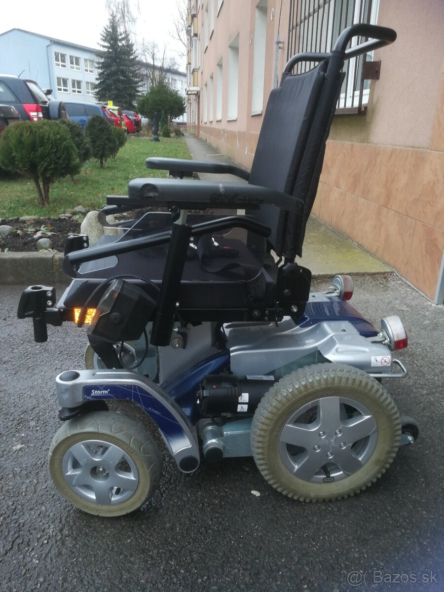 Elektrický invalidný vozík Invacare storm