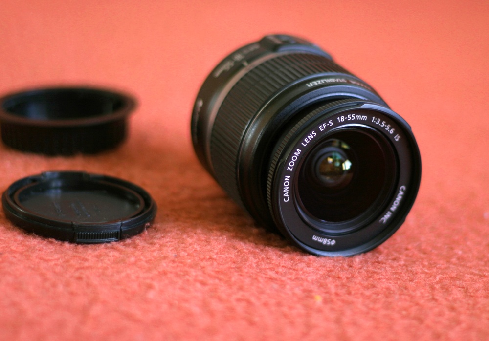 EF-S 18-55 f3,5 - 5,6 IS