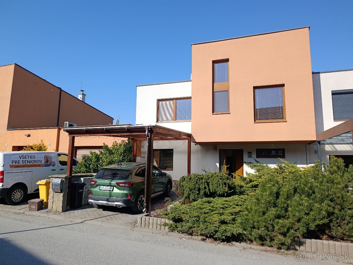 Dom 5+1+garáž na Panoráme/Košice