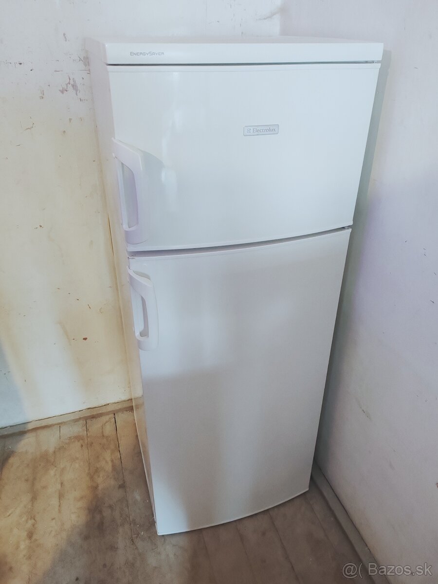 Predám chladničku Electrolux 141cm