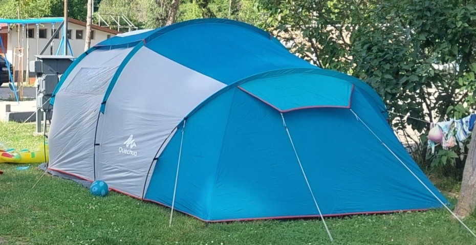 Kempingový prútový stan Quechua Arpenaz 4.1