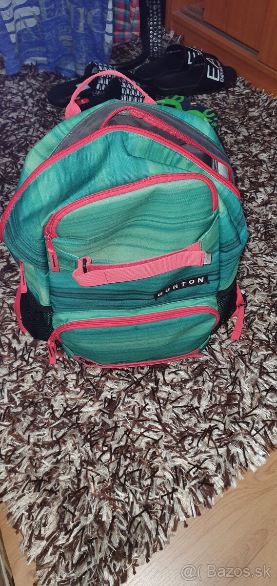 Burton ruksak batoh plecniak