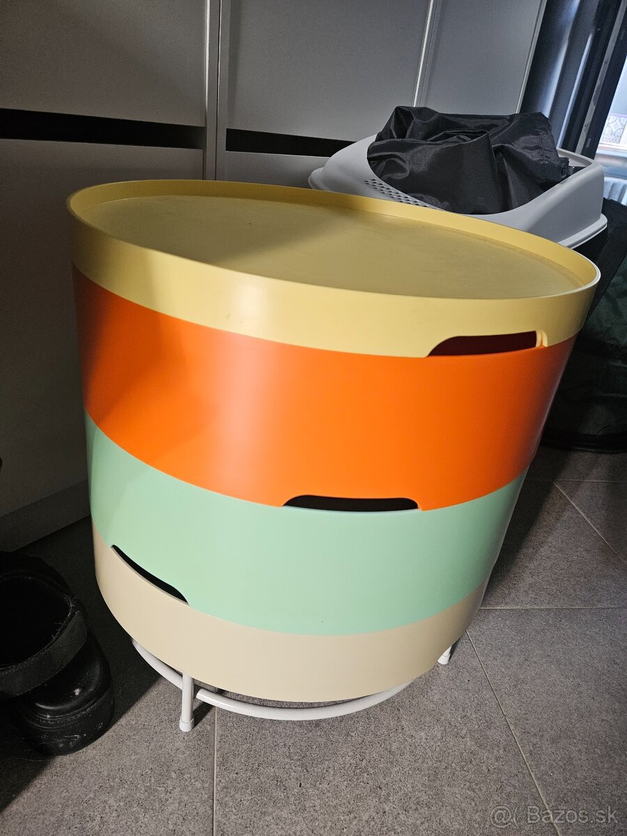 IKEA farebný stolík