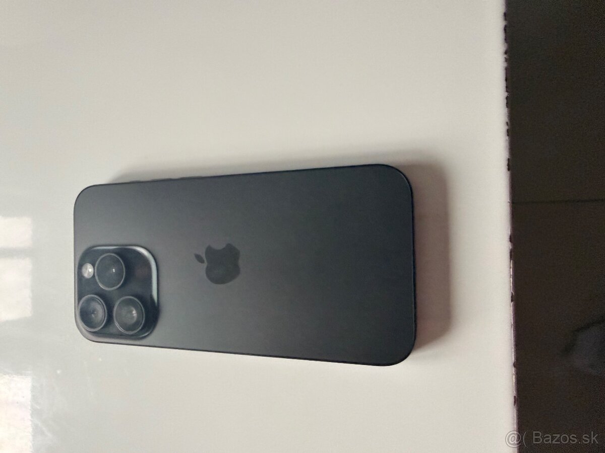 Predám iphone15pro black titanium