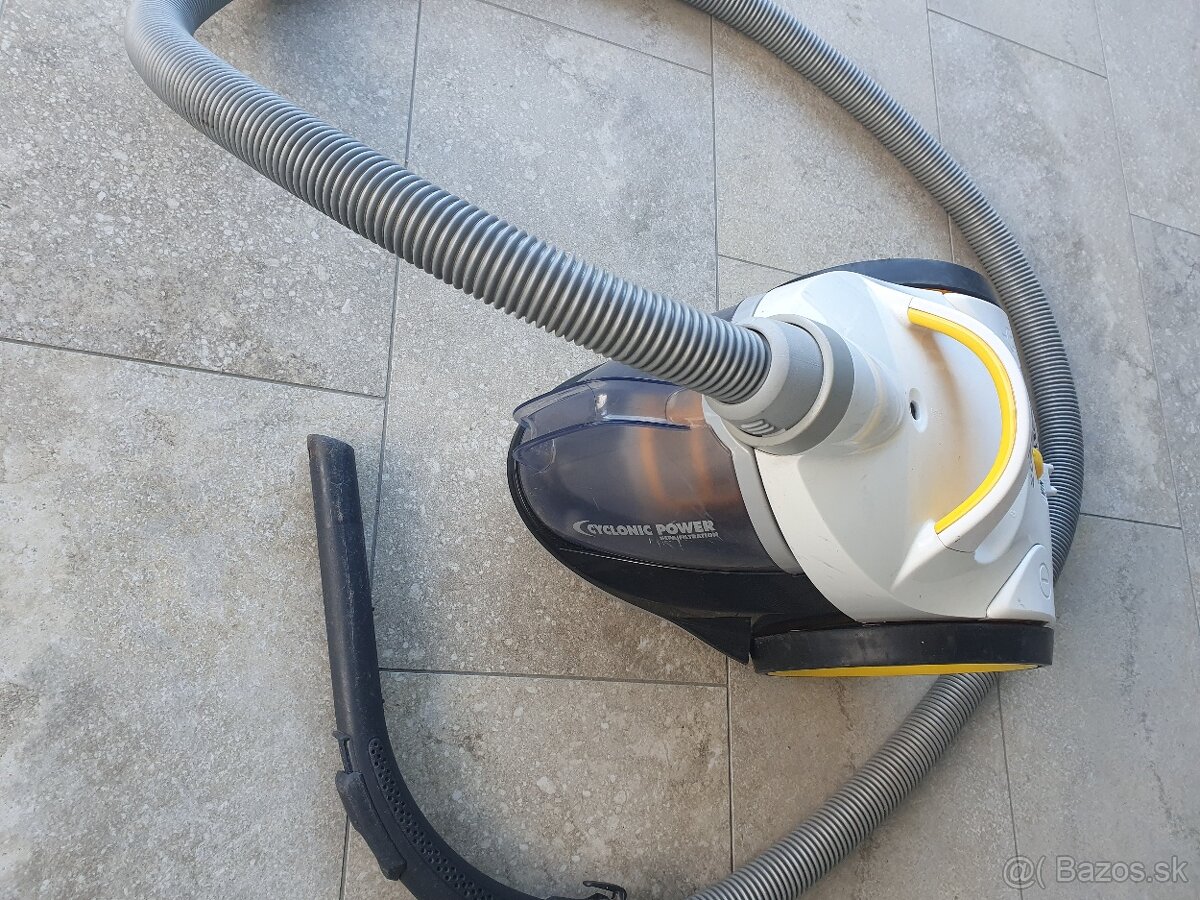 Predam Zanussi vysavac