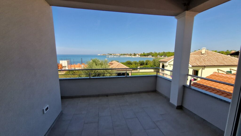 Chorvátsko-Trojizbový apartmán len 60 m od mora