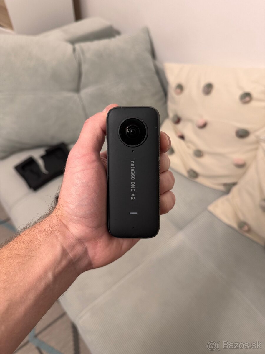 Insta360 X2