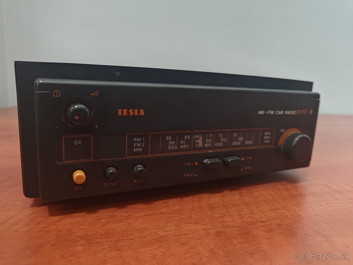 Retro autoradio Tesla 2117B